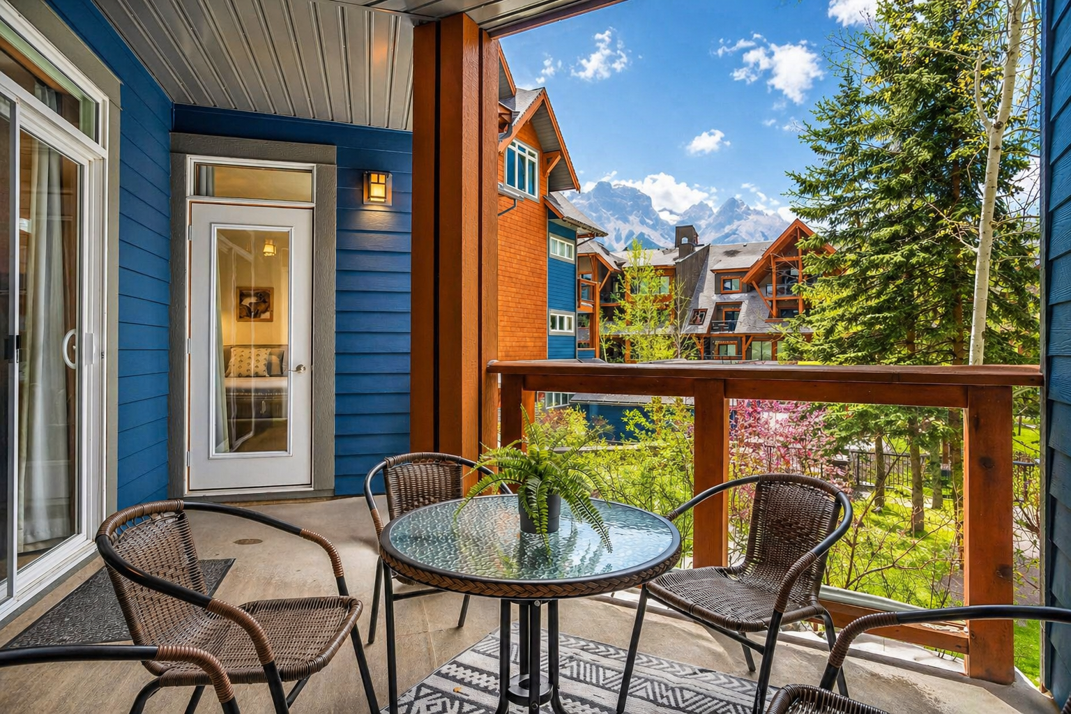 Luxury Retreat | Heated Pool, Hot Tubs | Sleeps 8 - Canadá