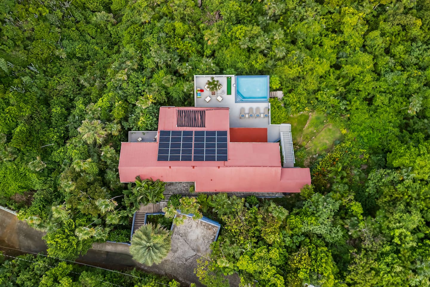 Aerial view of the home 