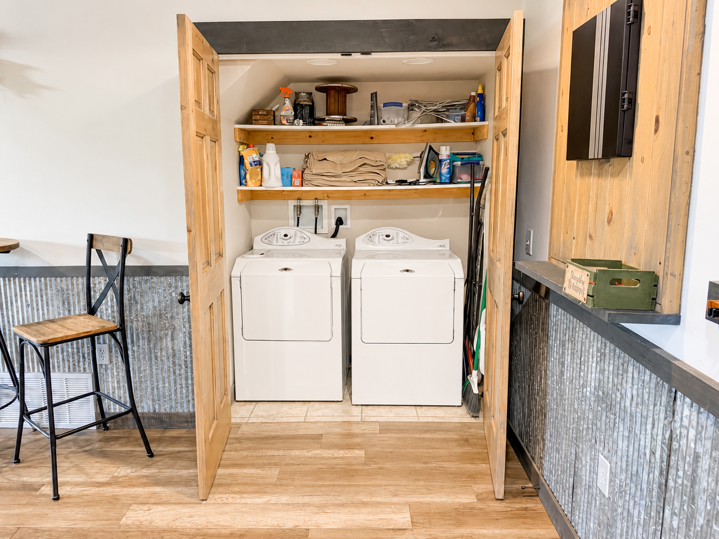 Convenient in home washer and dryer makes longer stays, family trips, and ATV or snowmobile adventures easier, especially when your group needs to clean up gear and clothing during the trip.