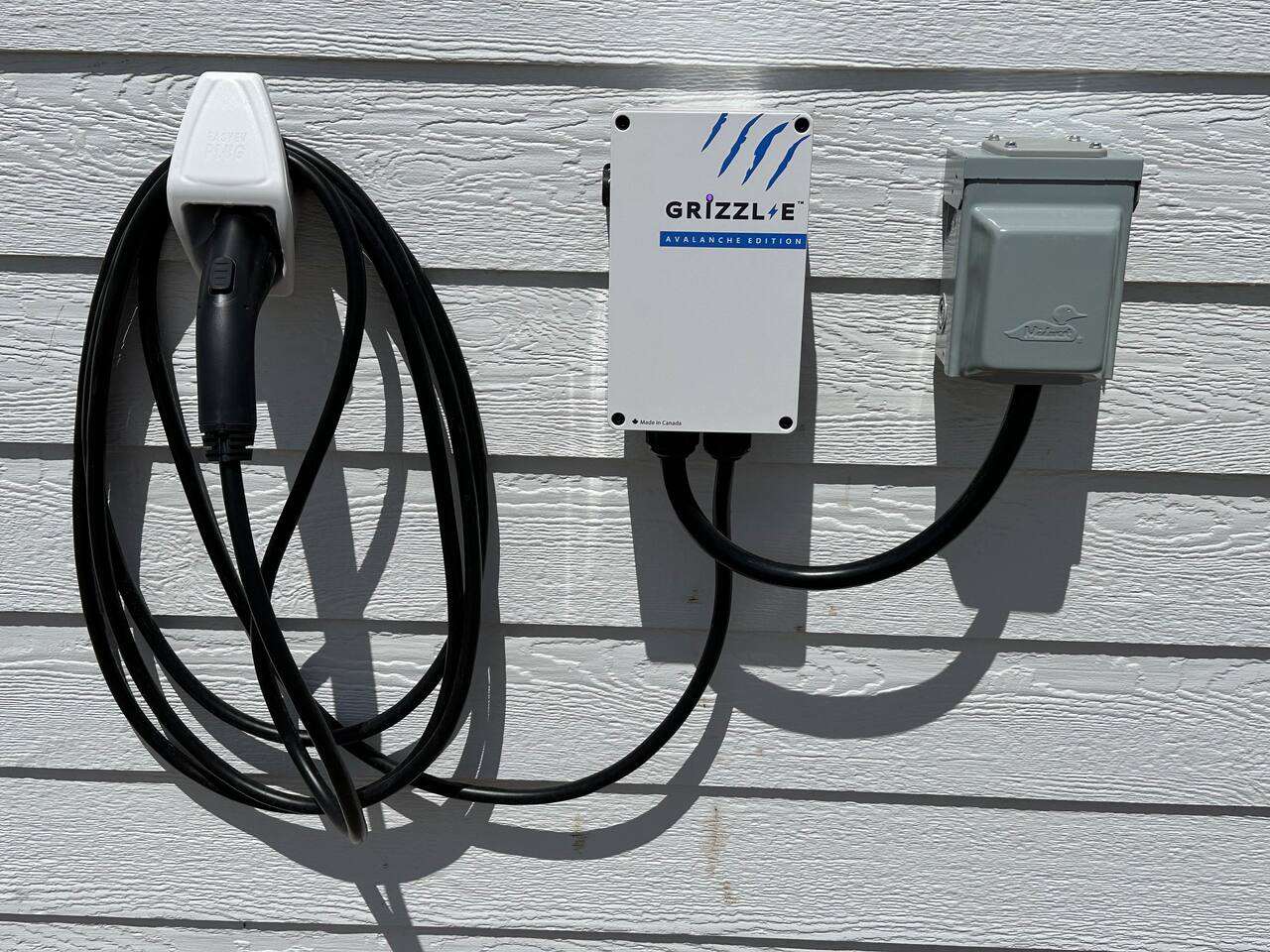 Eco friendly EV charging available for both units to share.  