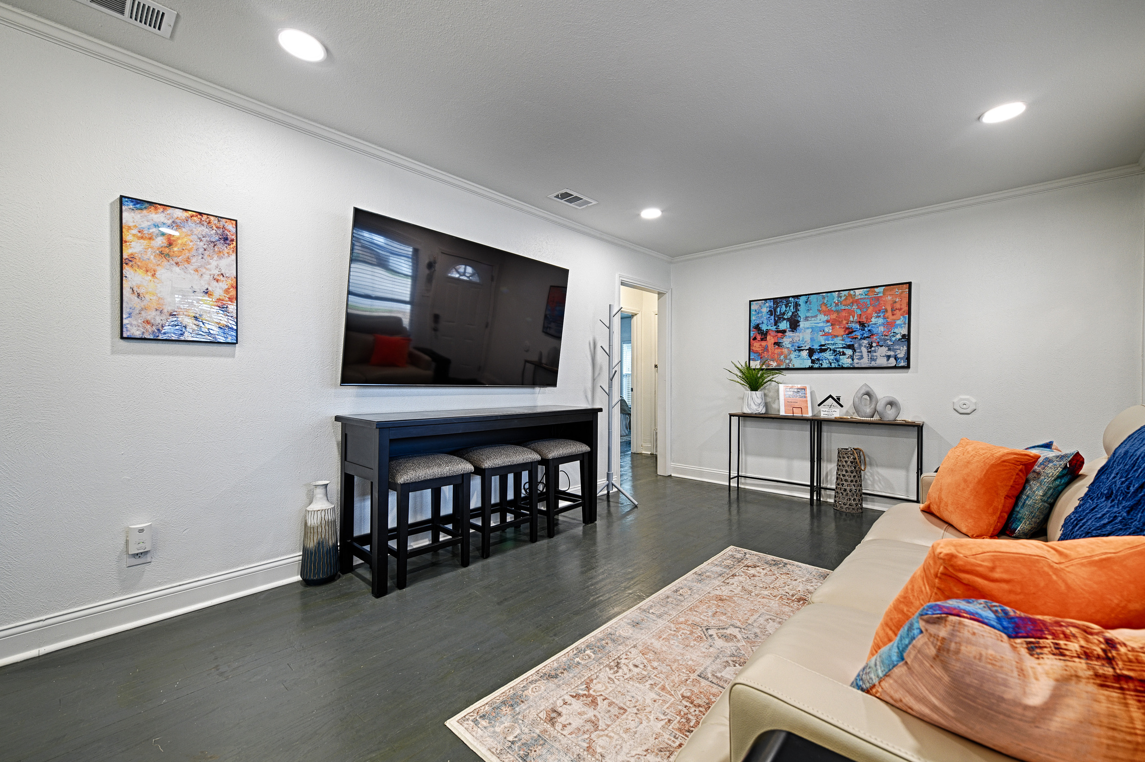 Mounted Large Screen with additional seating