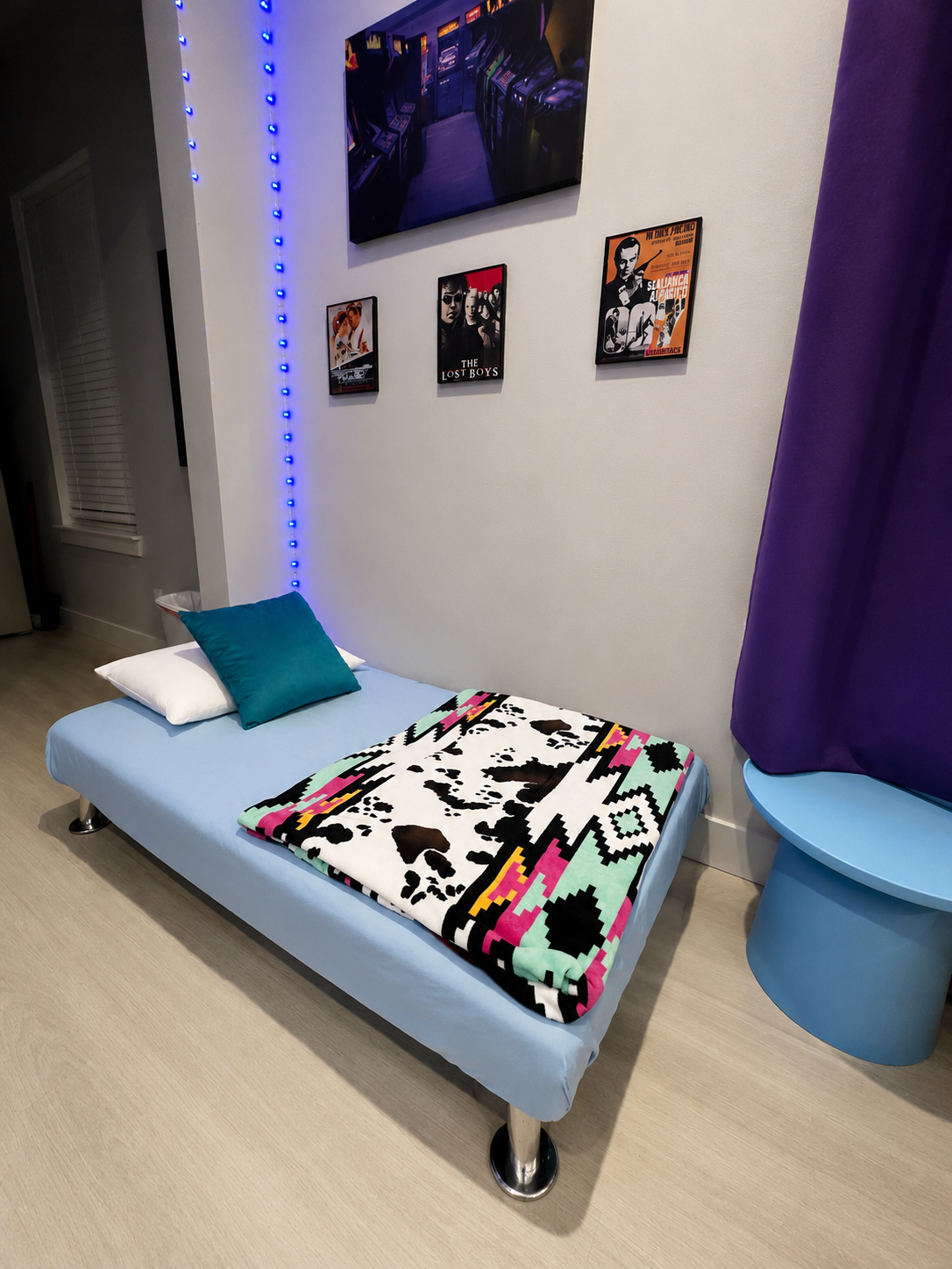 Single size fold out futon bed. Child-size only.