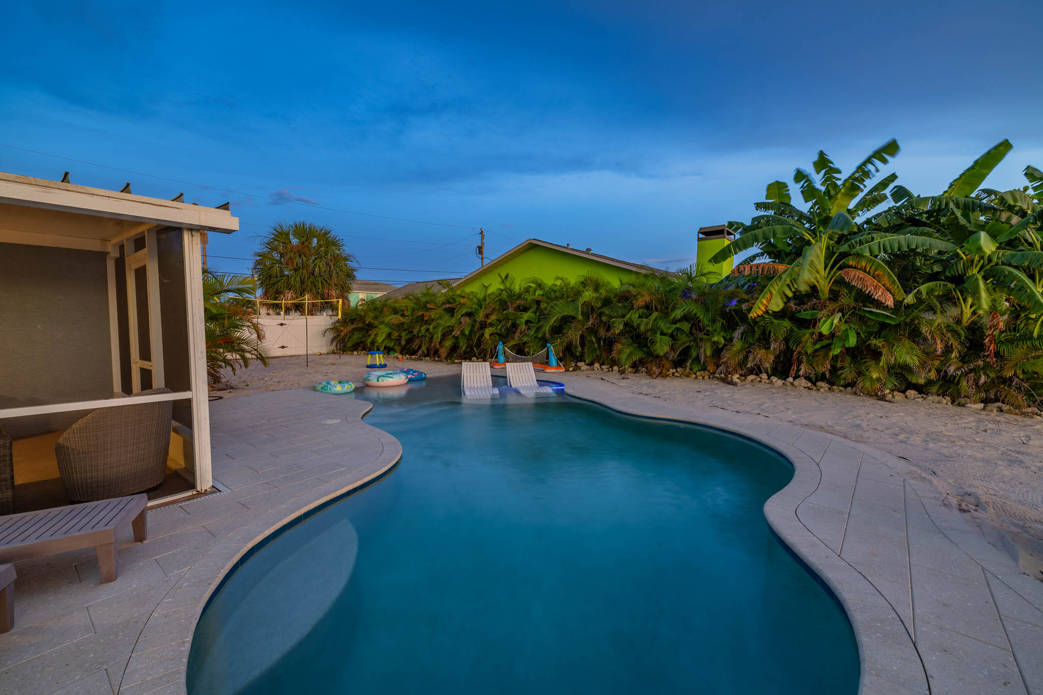 Waterfront/5BR w/HEATED Pool/Kayaks & Ping-Pong 4