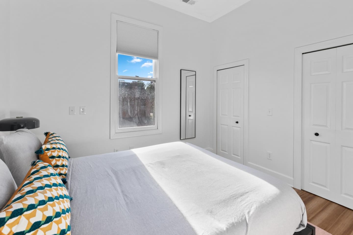 "Super clean and comfortable spot. Had everything I needed. Hosts were very responsive and helpful!" - Olivia, 5 Star Review 
