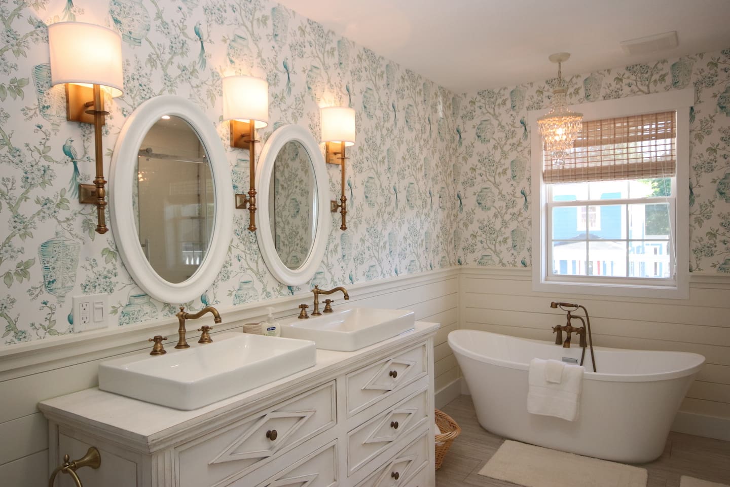 5 piece bathroom on 2nd level