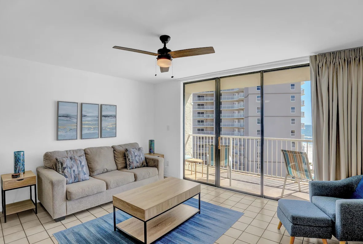 Living room with gorgeous views!