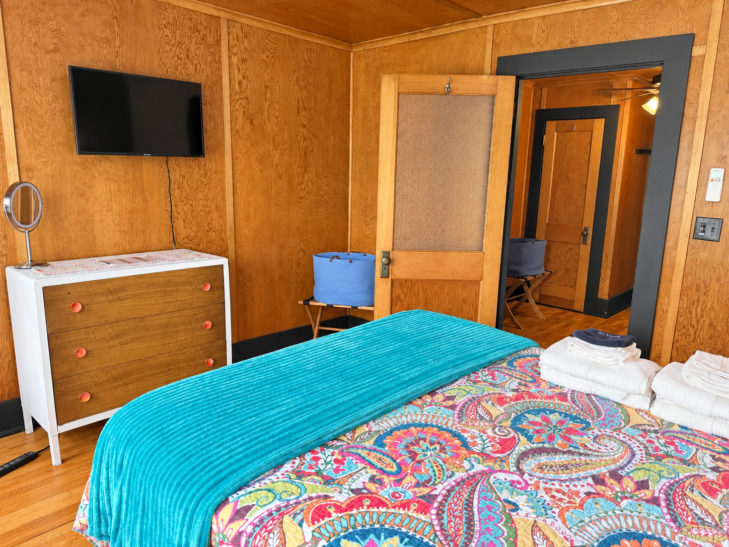 2nd Floor - 2 Bedroom suite #1- queen bdrm