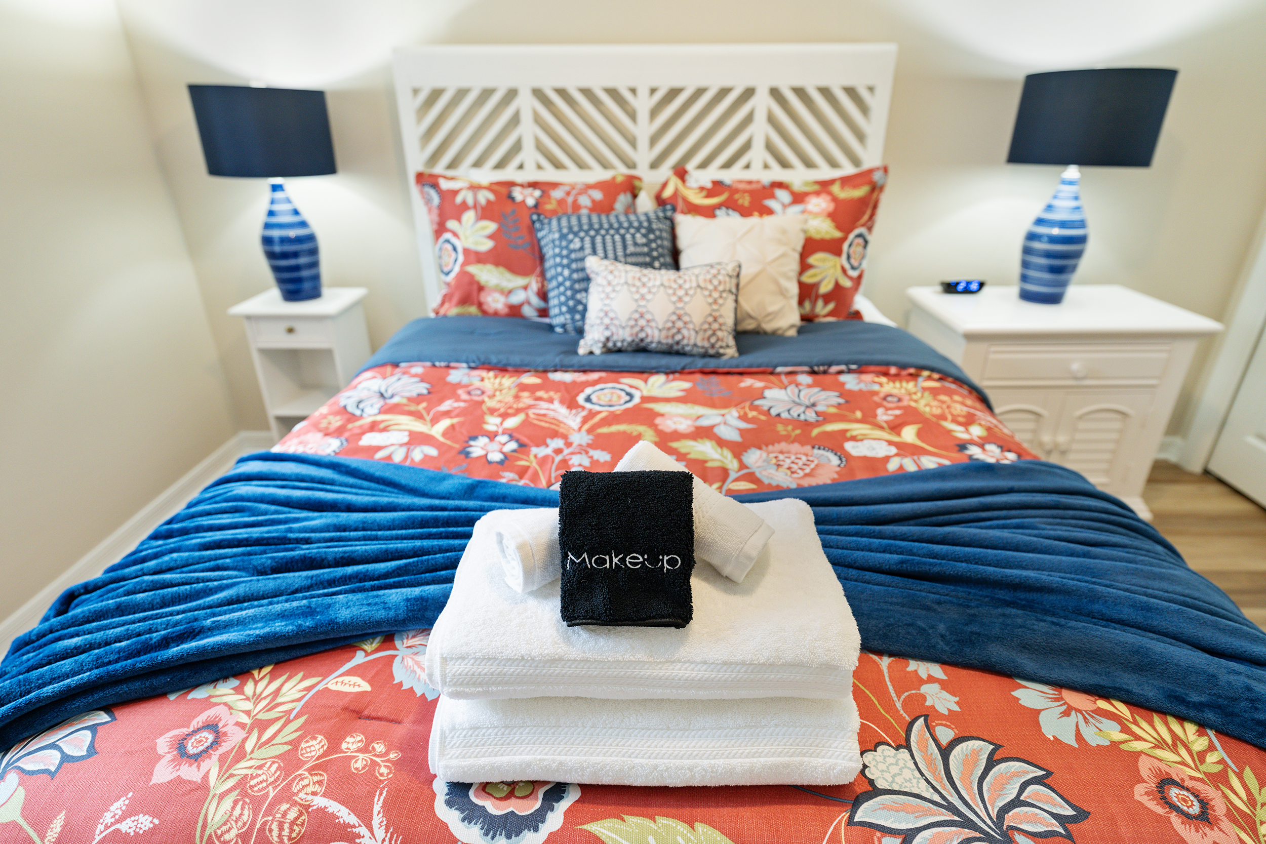 Come and enjoy a peaceful nights rest in this inviting bedroom!