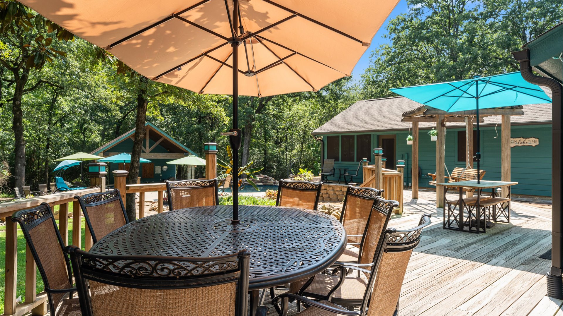 Enjoy outdoor dining on the spacious deck—perfect for morning coffee, casual lunches, or dinner under the stars. Surrounded by trees and fresh air, it’s a great spot to relax and reconnect.