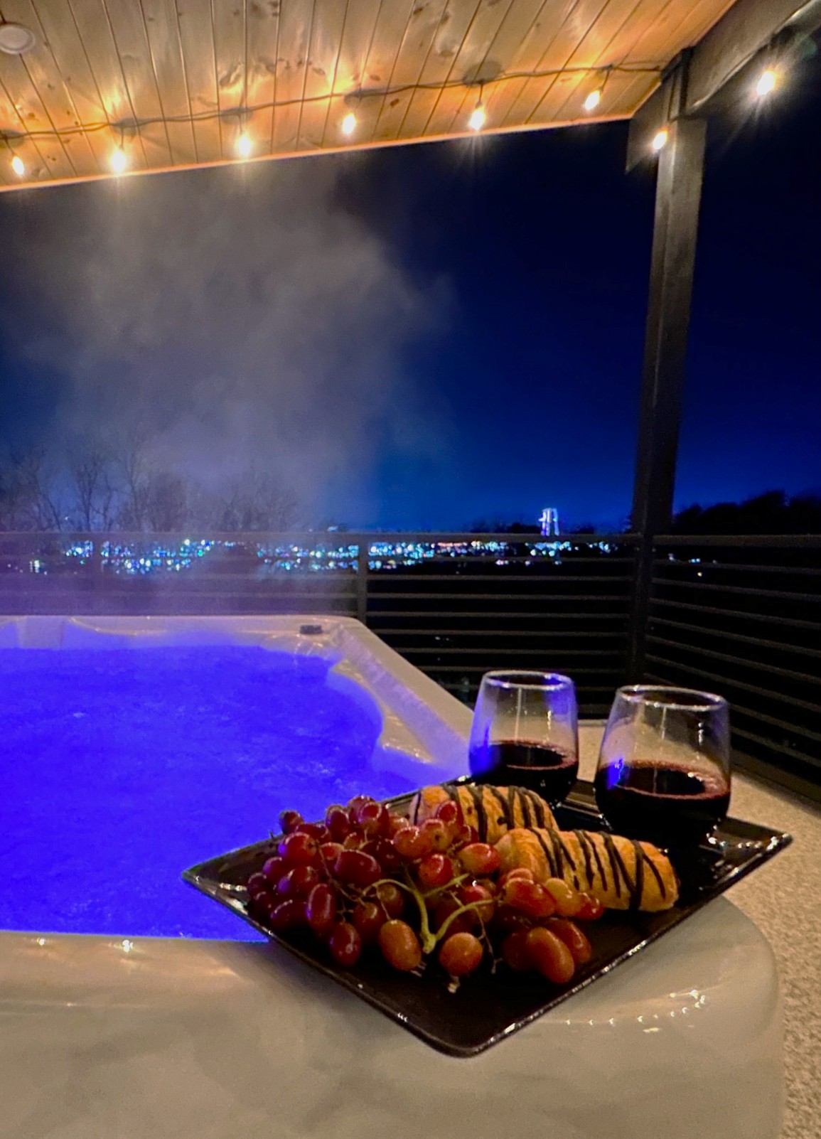 Floor 4 - Rooftop Deck: Mountain views + Hot Tub