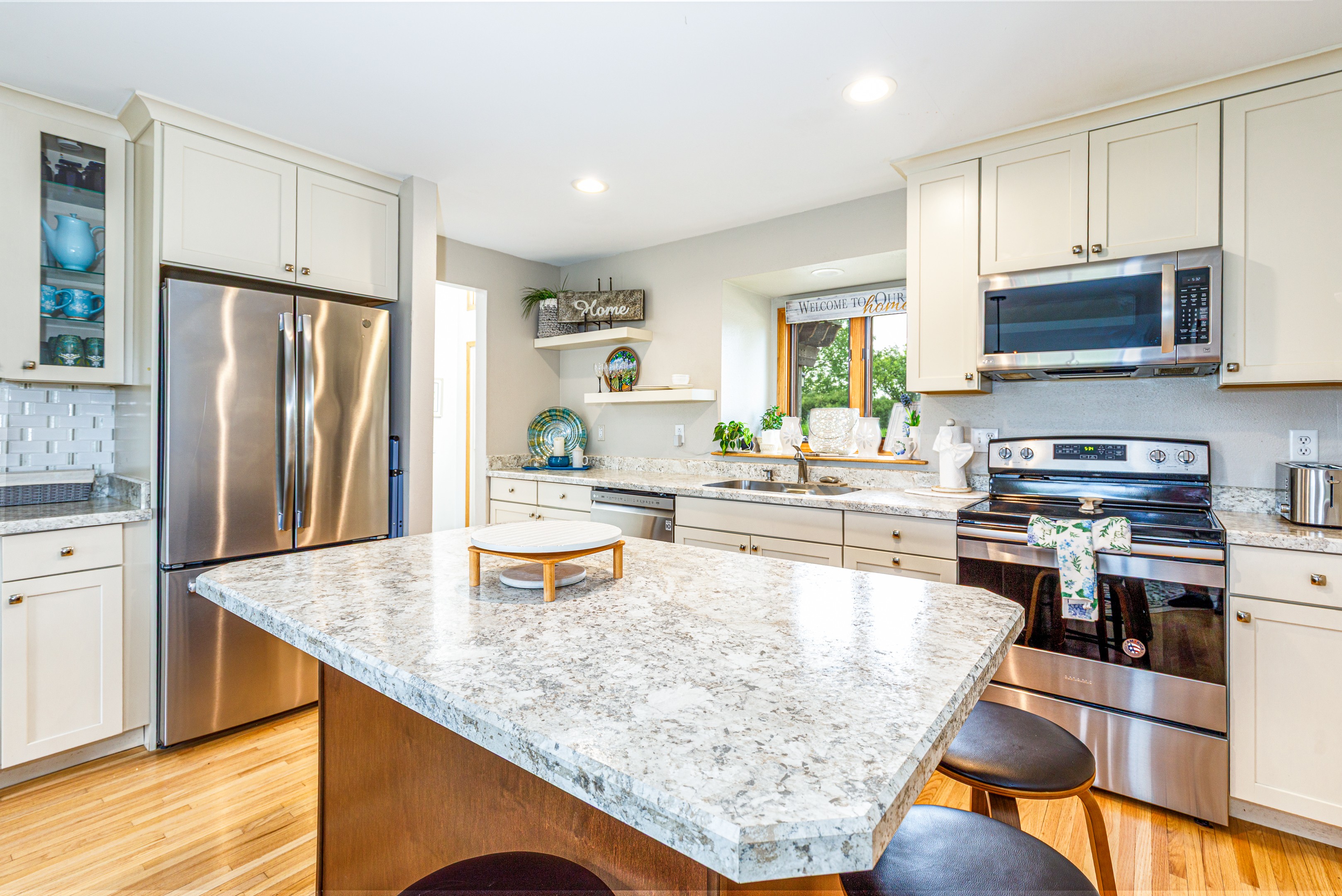 Enjoy the fully stocked kitchen