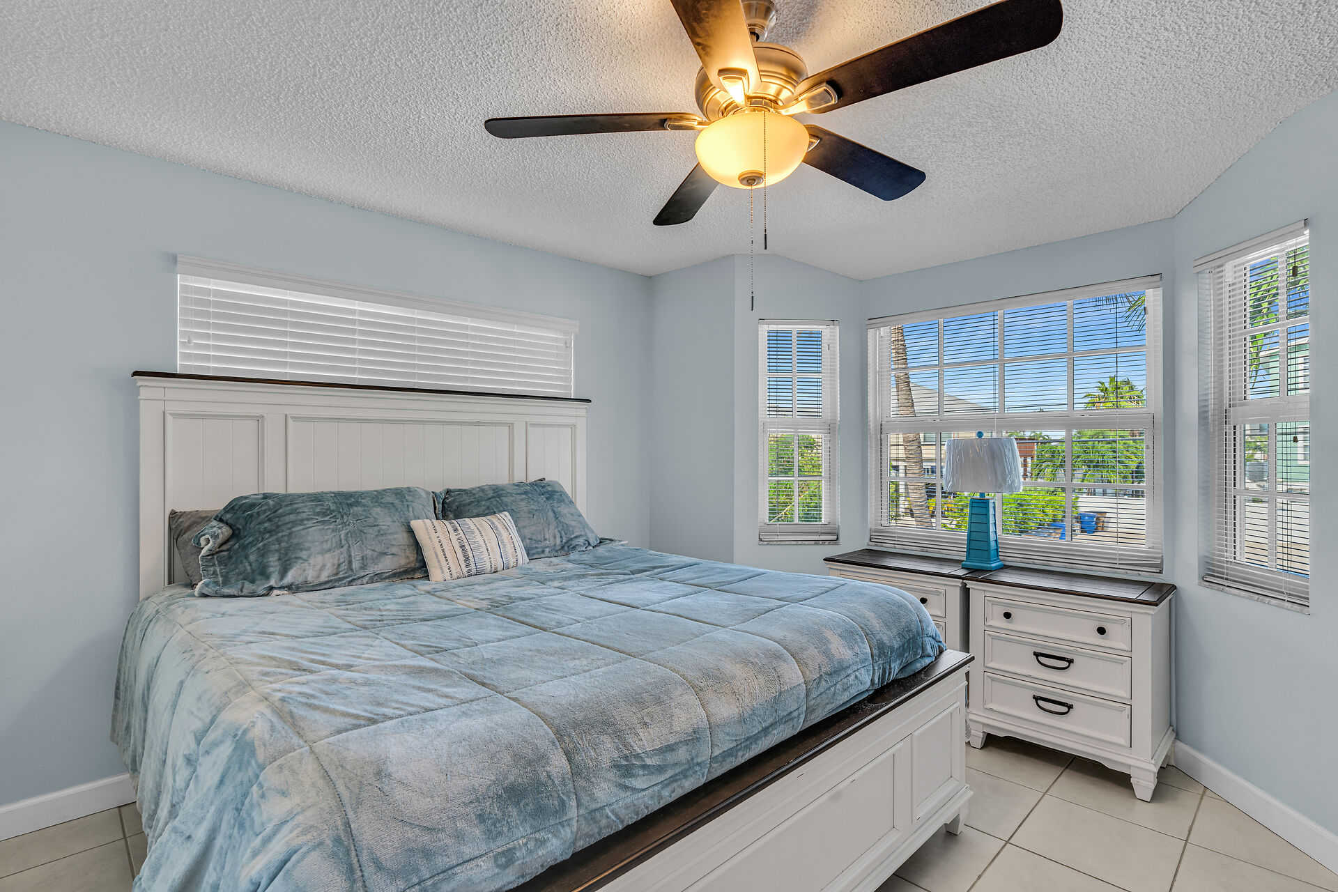 Guest bedroom
