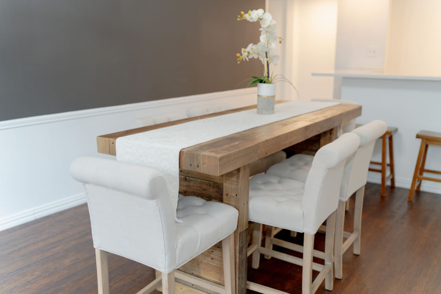 Farmhouse dining table with seating for the whole group.