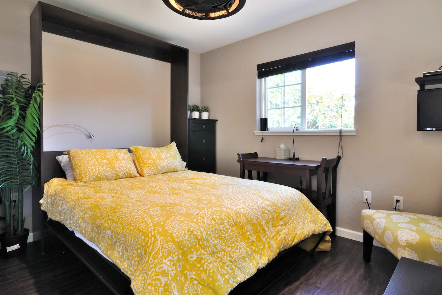 Quiet room w/ clean design & soft light for restful nights