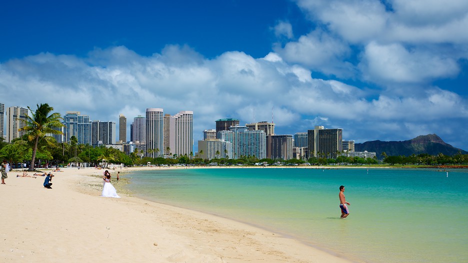 Just steps from your stay, Ala Moana Beach Park offers crystal-clear waters, soft sand, and panoramic views of Waikīkī and Diamond Head. Whether you’re swimming, sunbathing, or strolling at sunset, it’s the perfect place to experience the true beauty of Ha