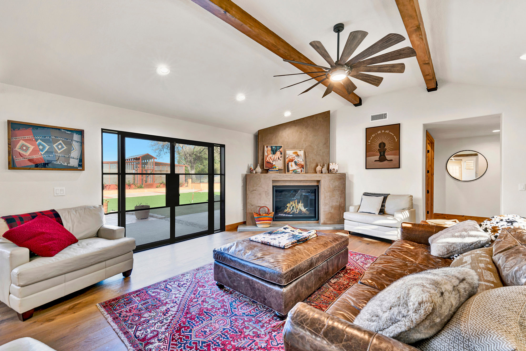 Main living room, gas fireplace