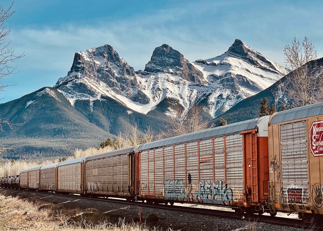 Three Sisters in Canmore and lots of train spotting!