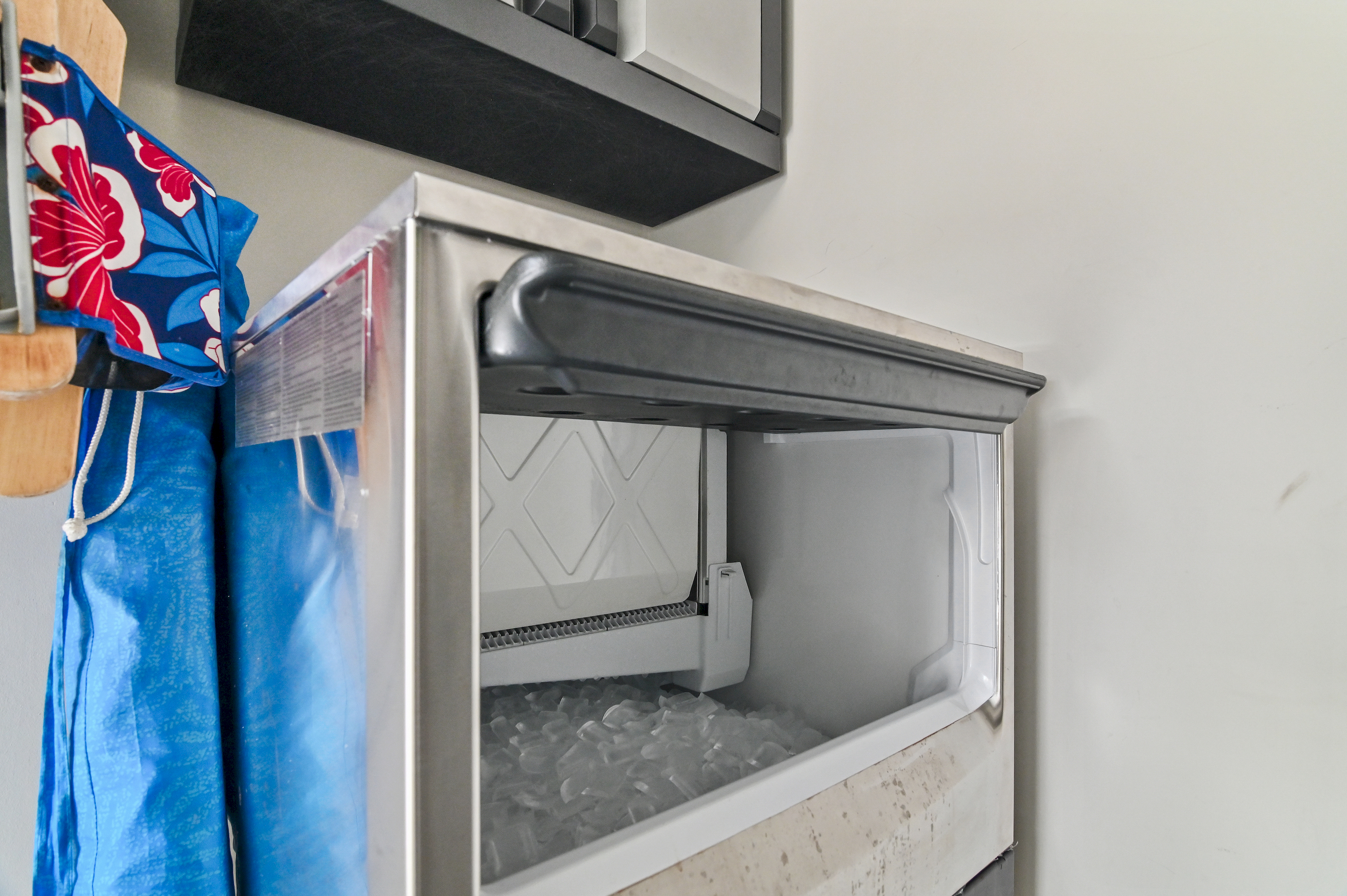 Commercial Ice Maker (no need to buy ice!)