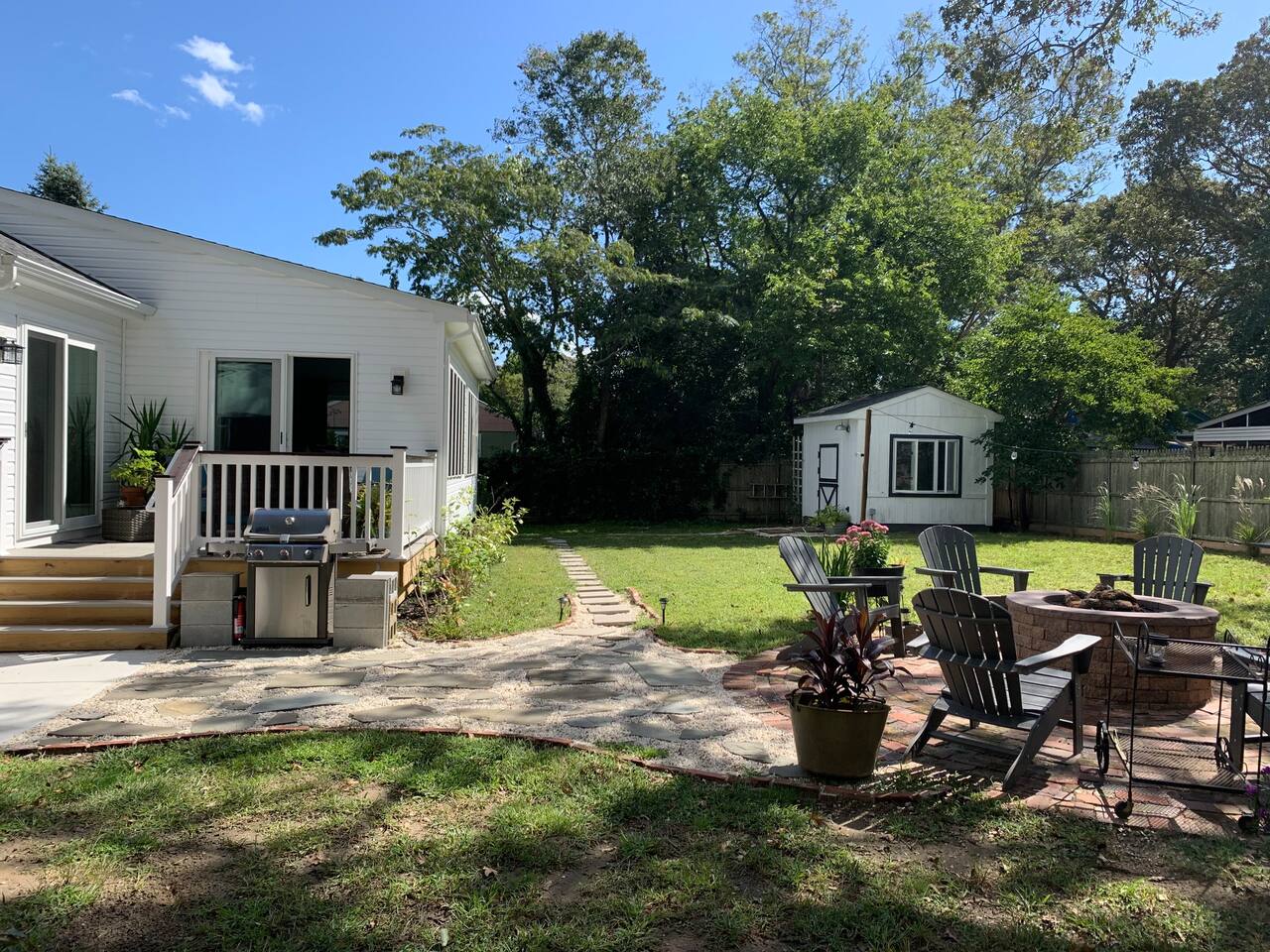 The best back yard ever! Complete with glamping cabin bedroom!!
