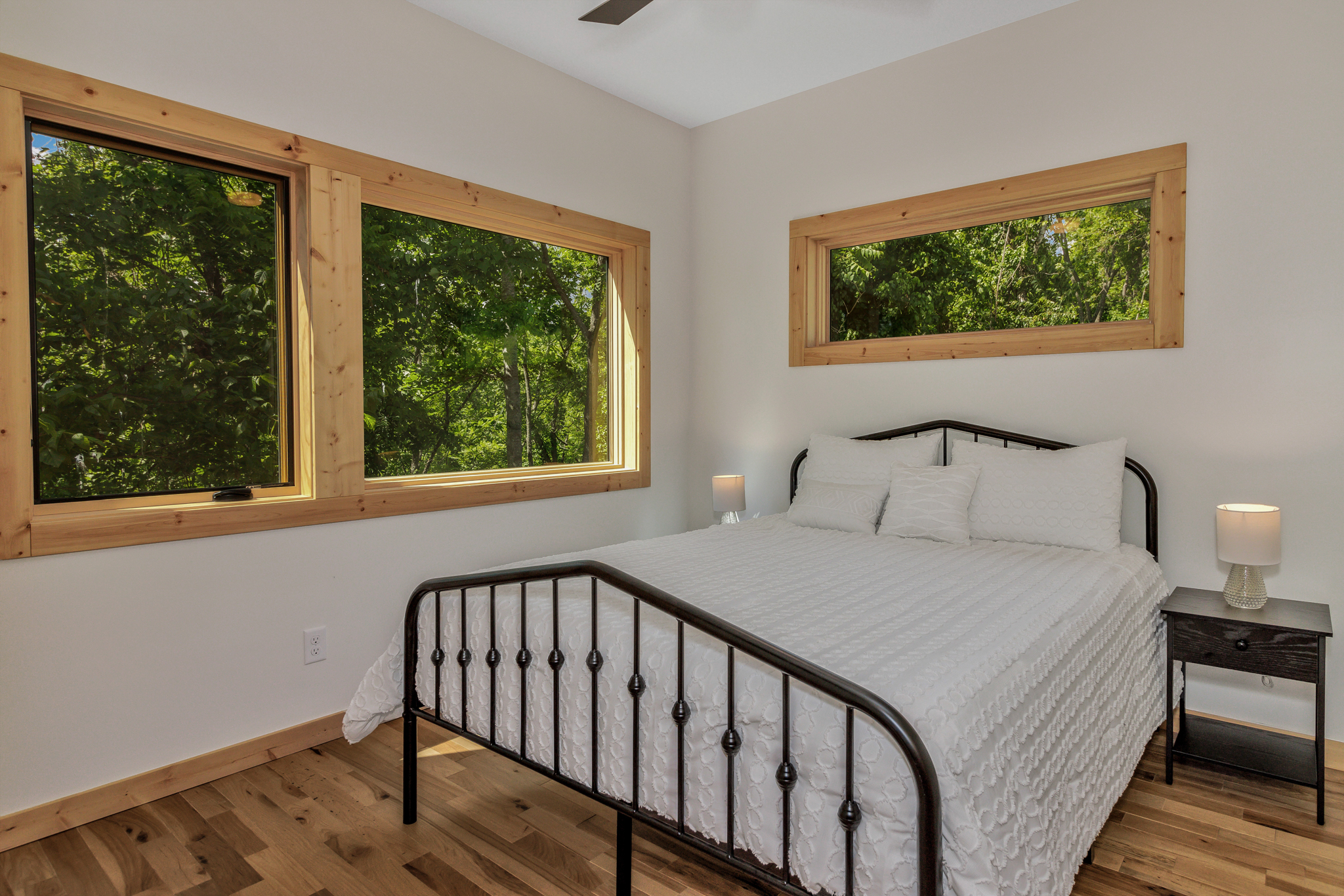 Second Bedroom - Queen