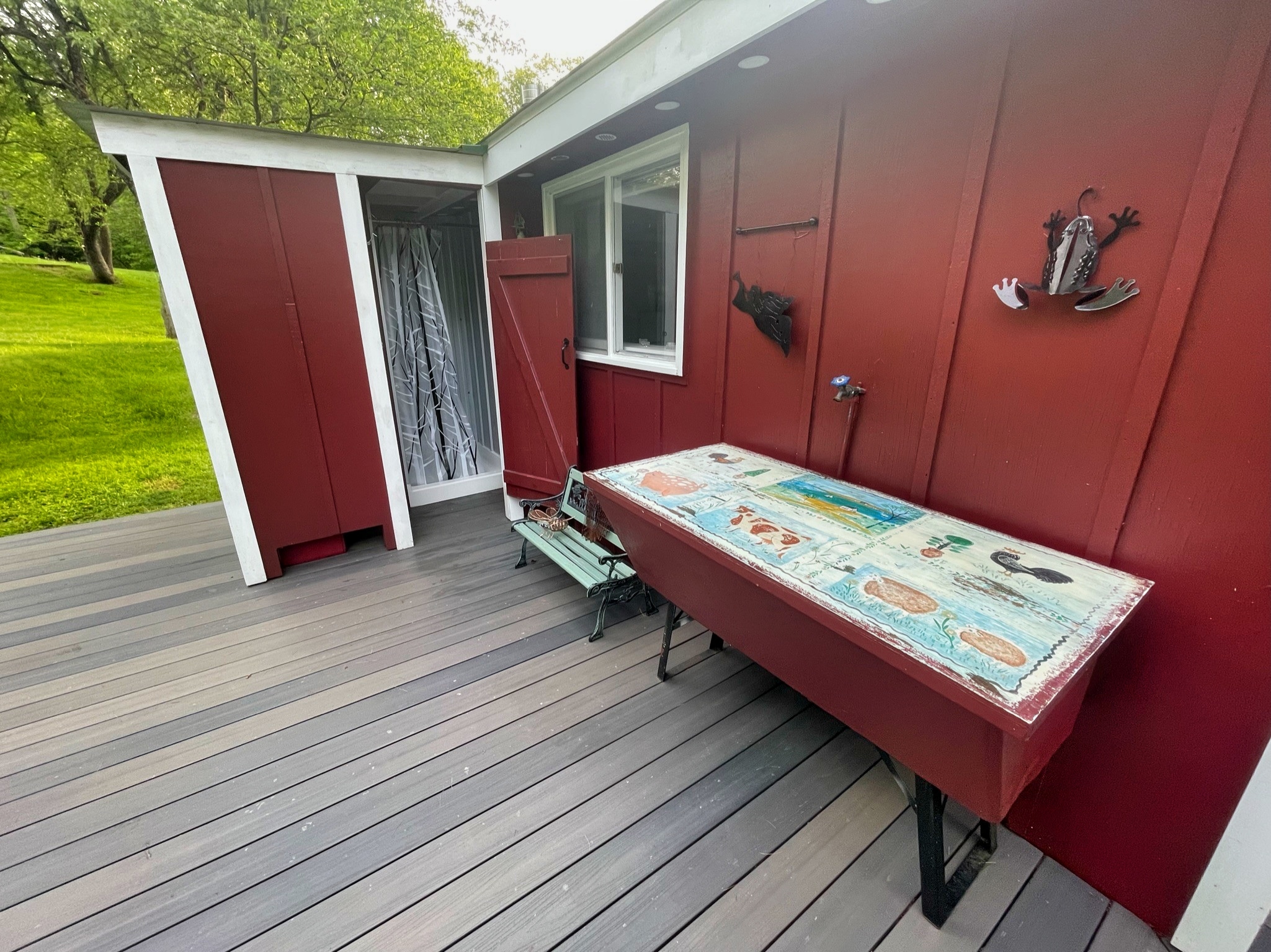 Twin Pines Slow down, enjoy the fresh air w/ friends & family shared between the 2 units
