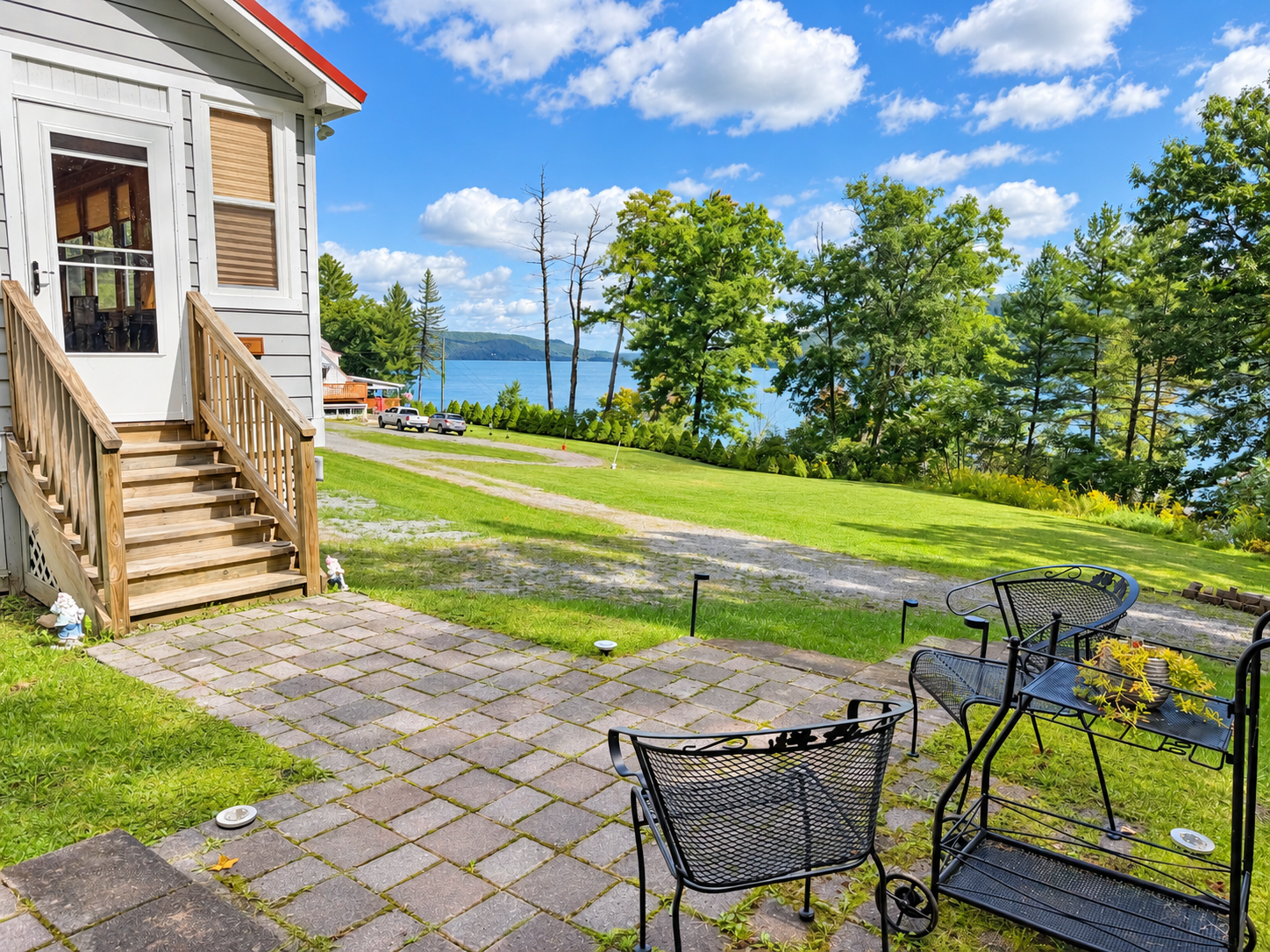 Hatch's Coop overlooking beautiful Otsego Lake