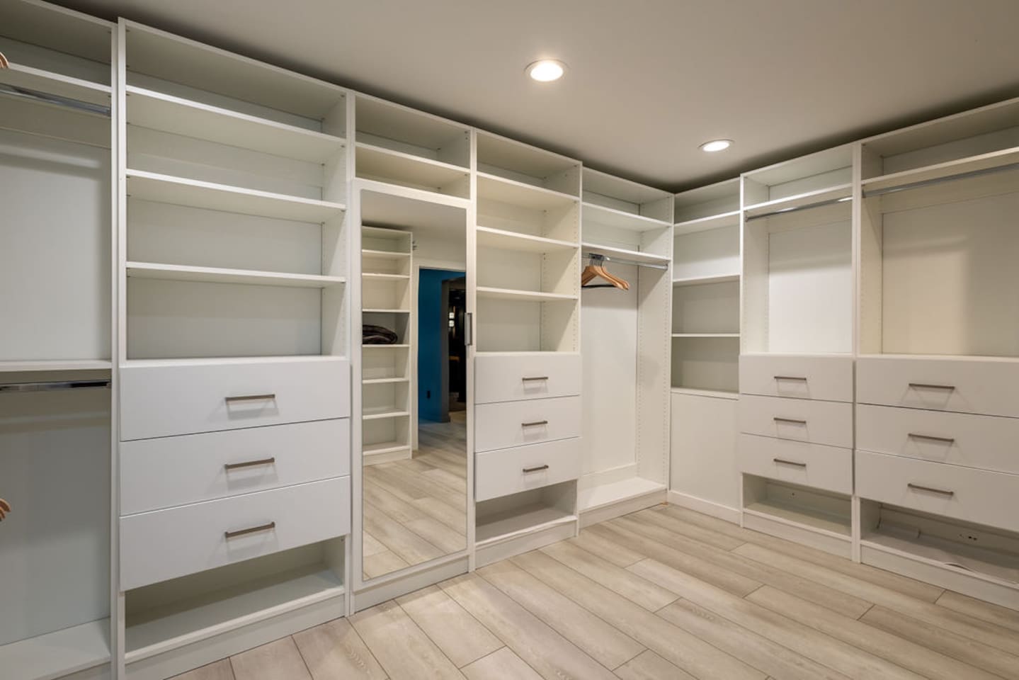 Master Walk In Closet