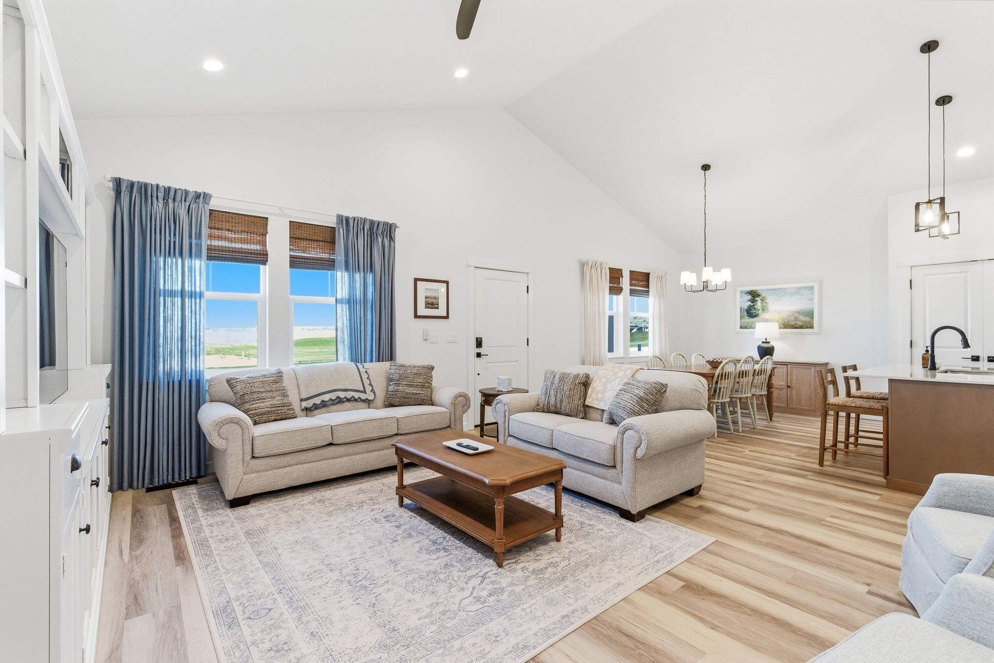 Open spaces, natural light, and room for everyone to gather. Whether it's game night, brunch, or catching up after a day of exploring, this is where the best memories are made.