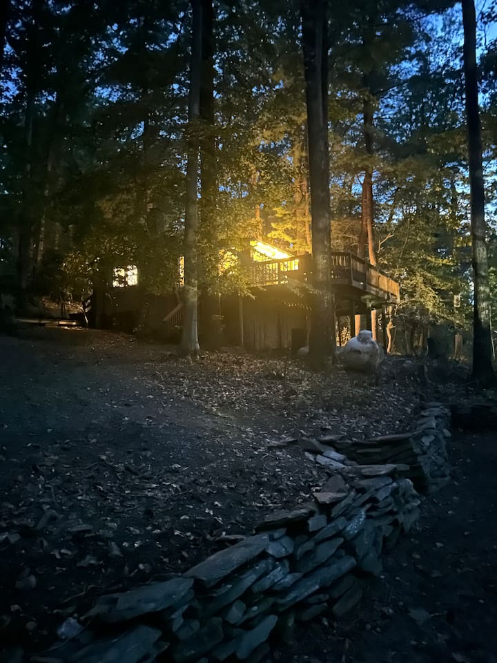 Your glamping escape awaits! Unwind on the wraparound deck with your morning coffee or evening wine, surrounded by nature. Enjoy a cozy evening by the gas fire pit or grill dinner under the stars—luxury meets the great outdoors.