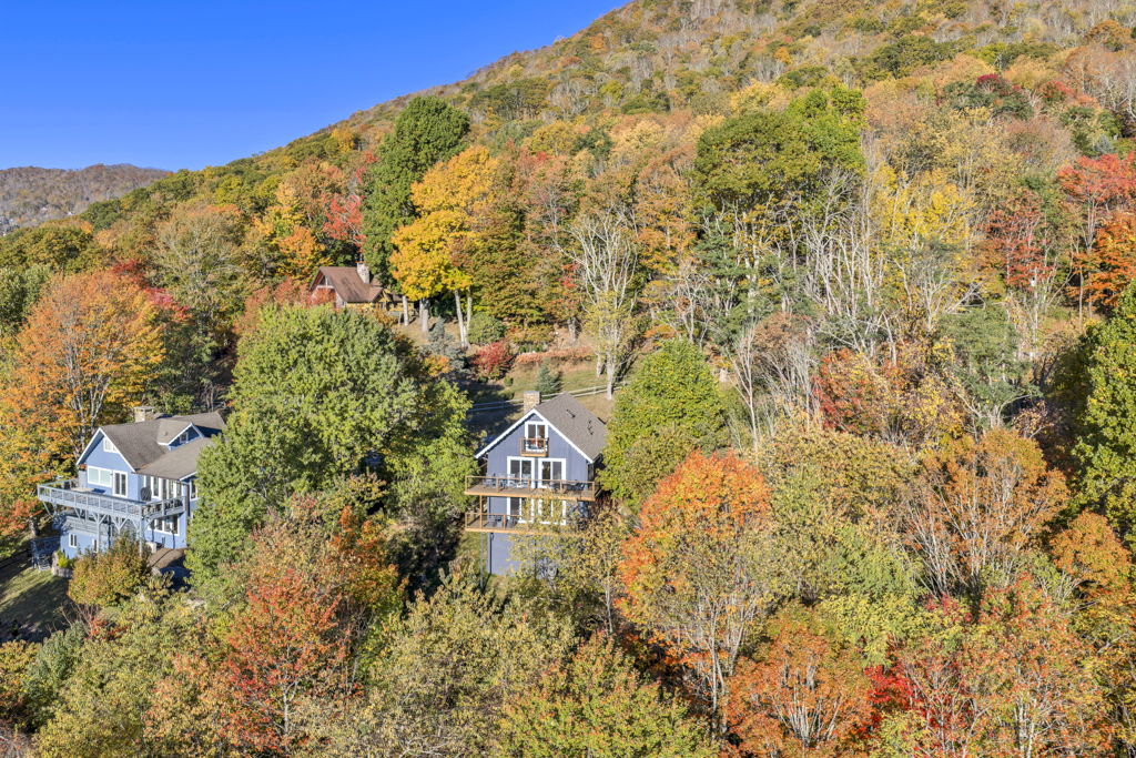 Fall @ WishYouWereHere7Devils is what Leaf Peeping dreams are made of! These October 2025 photos & videos were incredible!