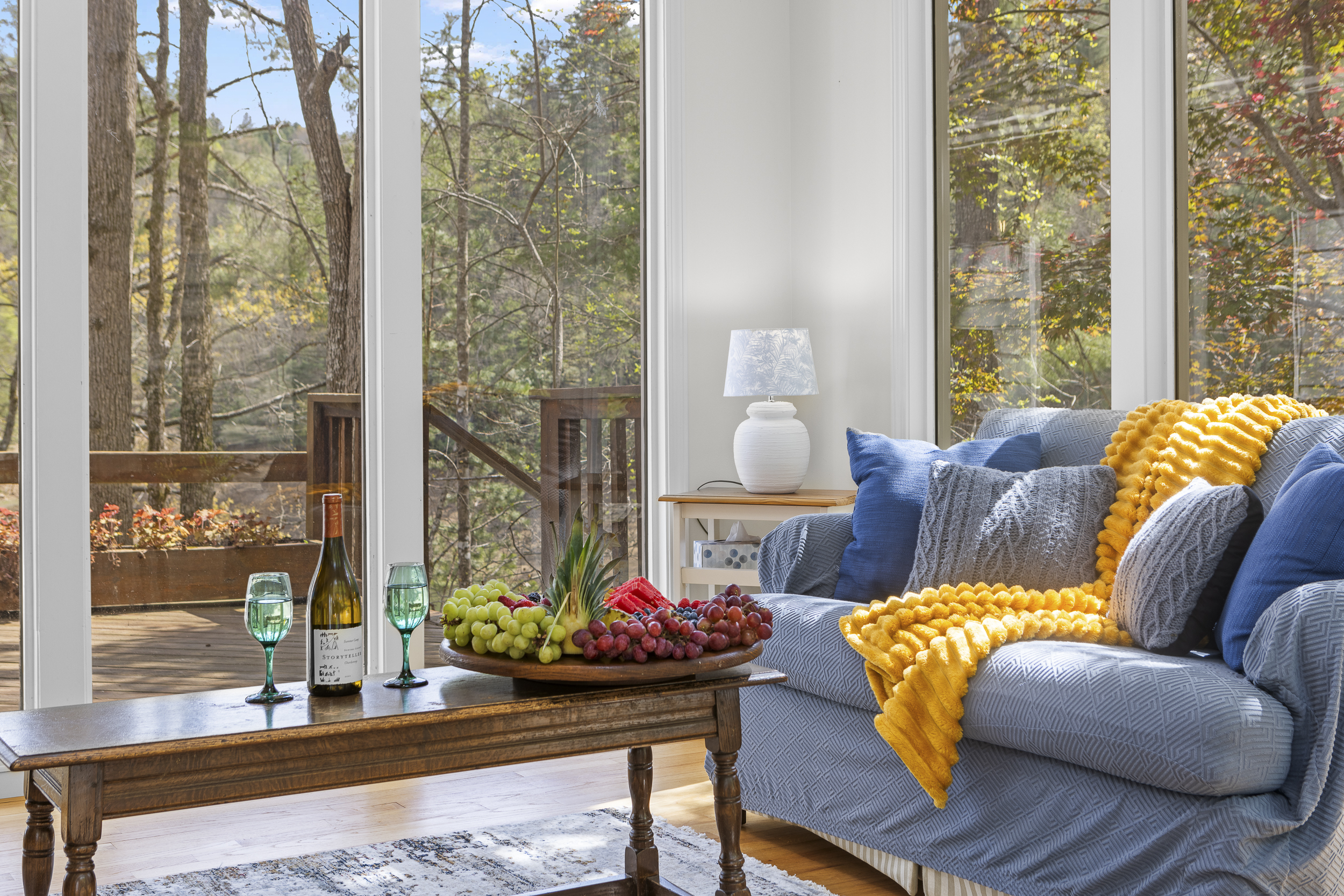 Sun Room: Bright space with stunning views, perfect for relaxing and savoring local delights!