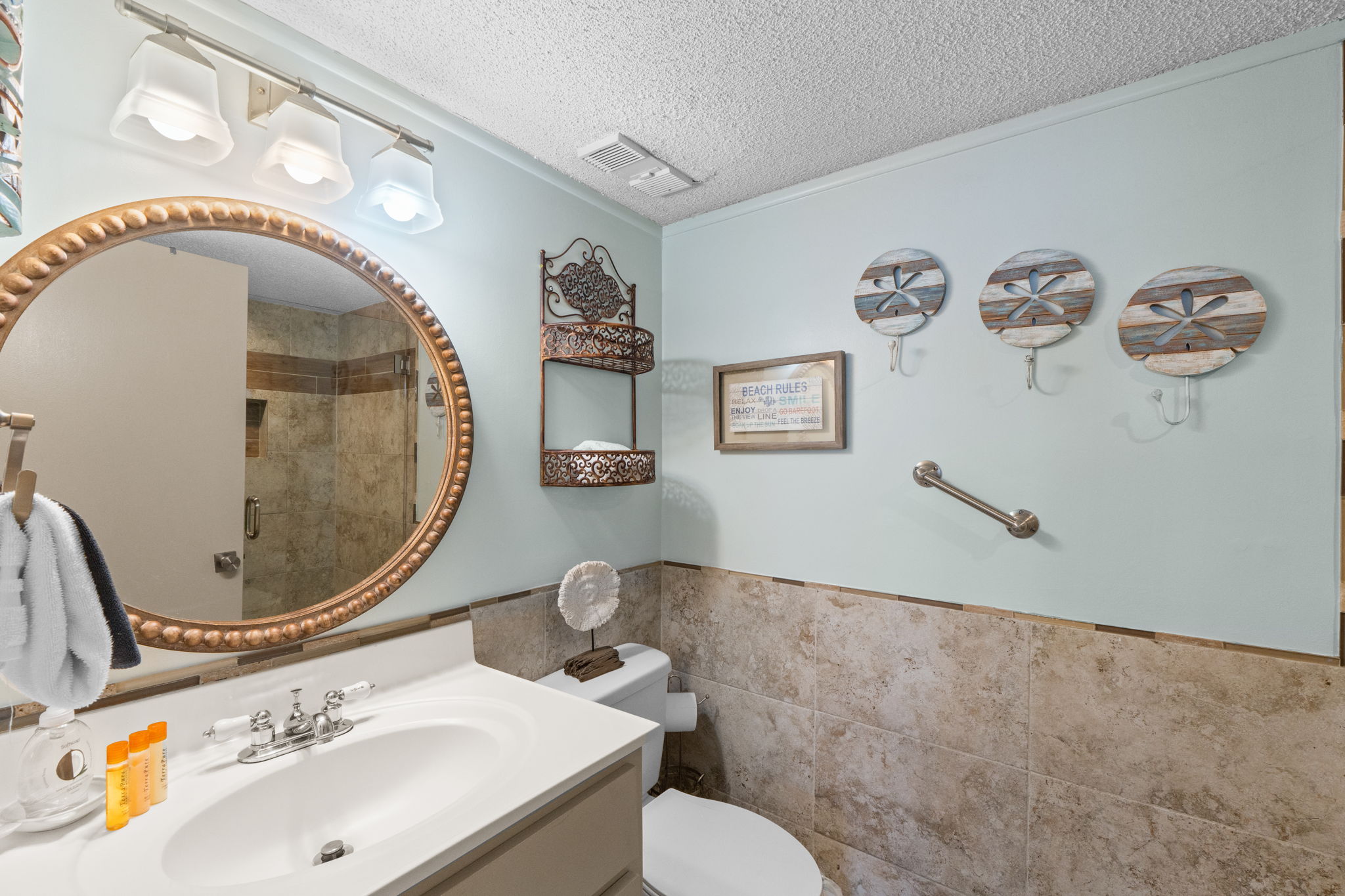 Hallway bath 