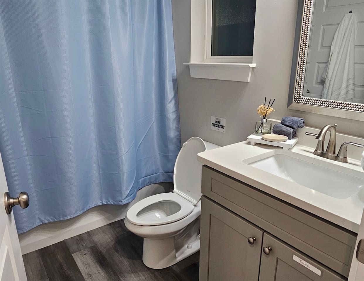 Refresh yourself with big mirrors and a spacious comfort room!