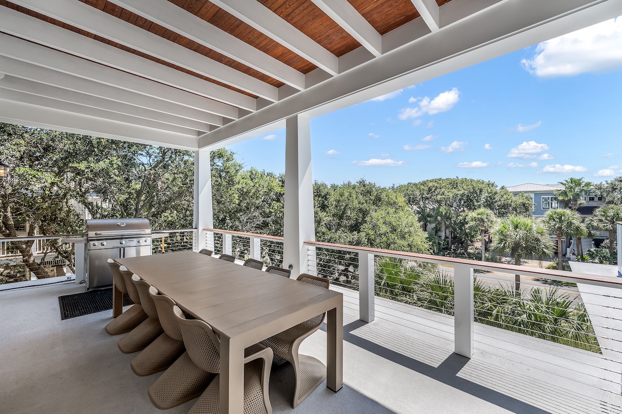 Outdoor Dining & Grill Shore Thing | 4001 Palm Blvd | Isle of Palms, SC | IOP Escapes