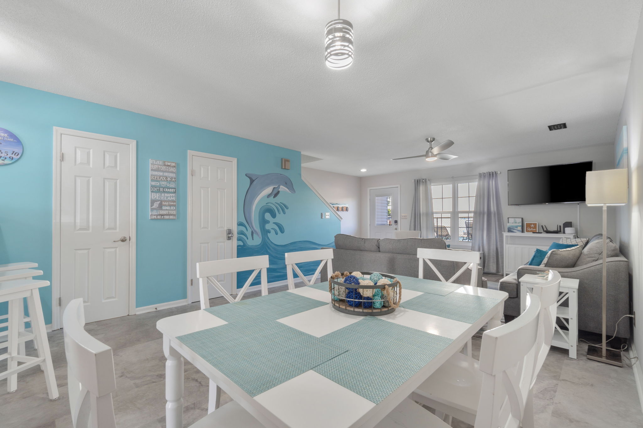 Dining table perfectly seats 6