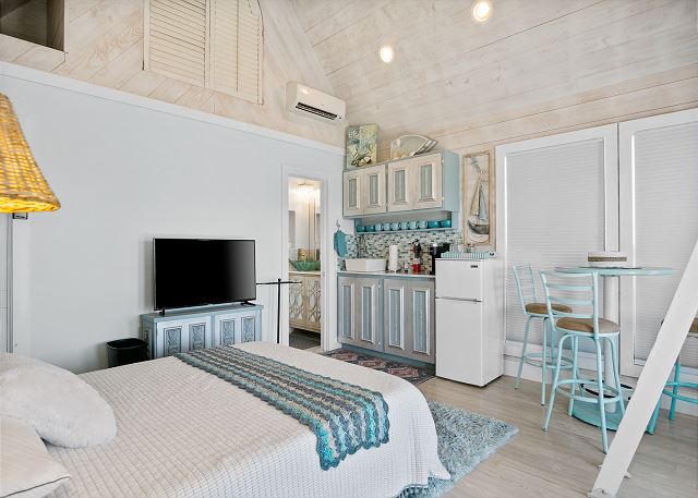 2b9bf139072f4912bc1c171d1bbbdee1 | Beachhouse | Texas | TX | Vacation Homes | Galveston | Crystal Beach | Kokomo | Breezy Days | Beachfront Elegance | Sunrise Serenity | Southern Sands Property Management, LLC