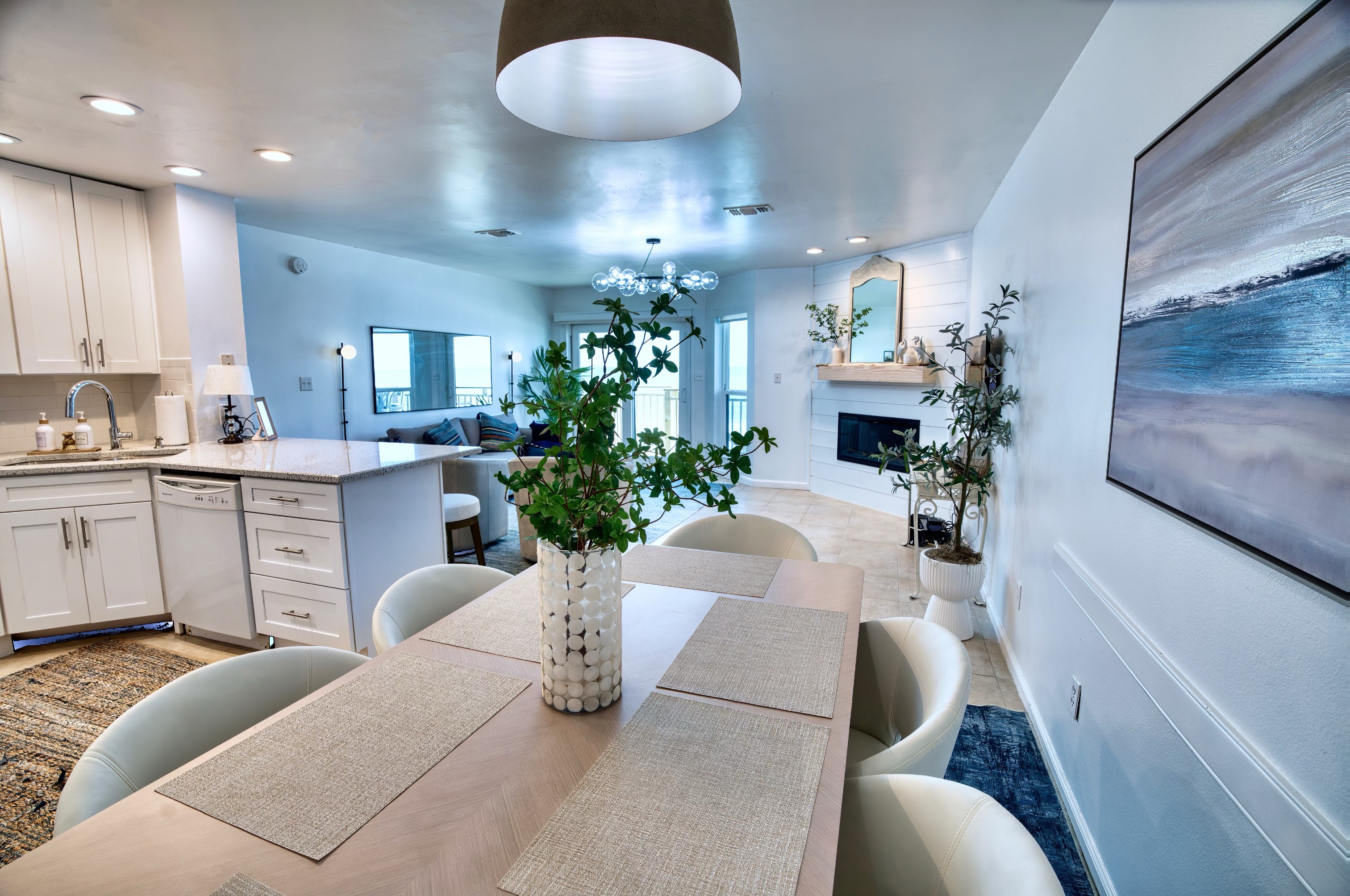 Dining room/Kitchen area w/ ocean view