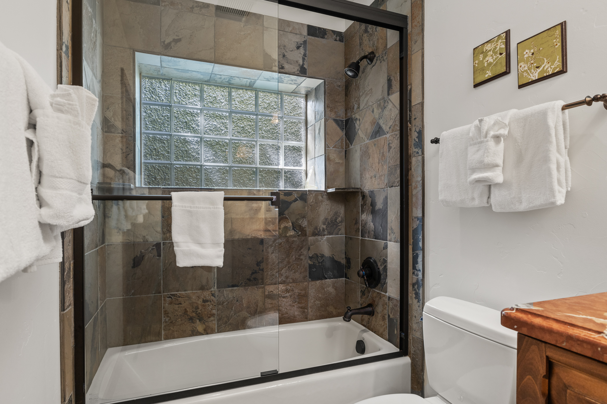 1st Level - Ensuite Bathroom 3