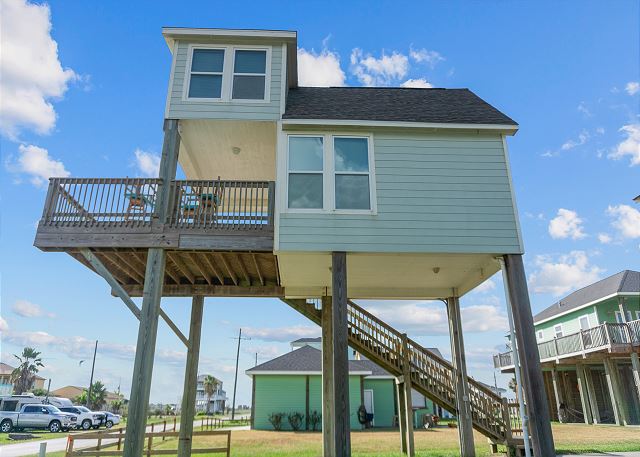 2bb218ed2d28462192091a9a8b9eb6fa | Beachhouse | Texas | TX | Vacation Homes | Galveston | Crystal Beach | Kokomo | Breezy Days | Beachfront Elegance | Sunrise Serenity | Southern Sands Property Management, LLC