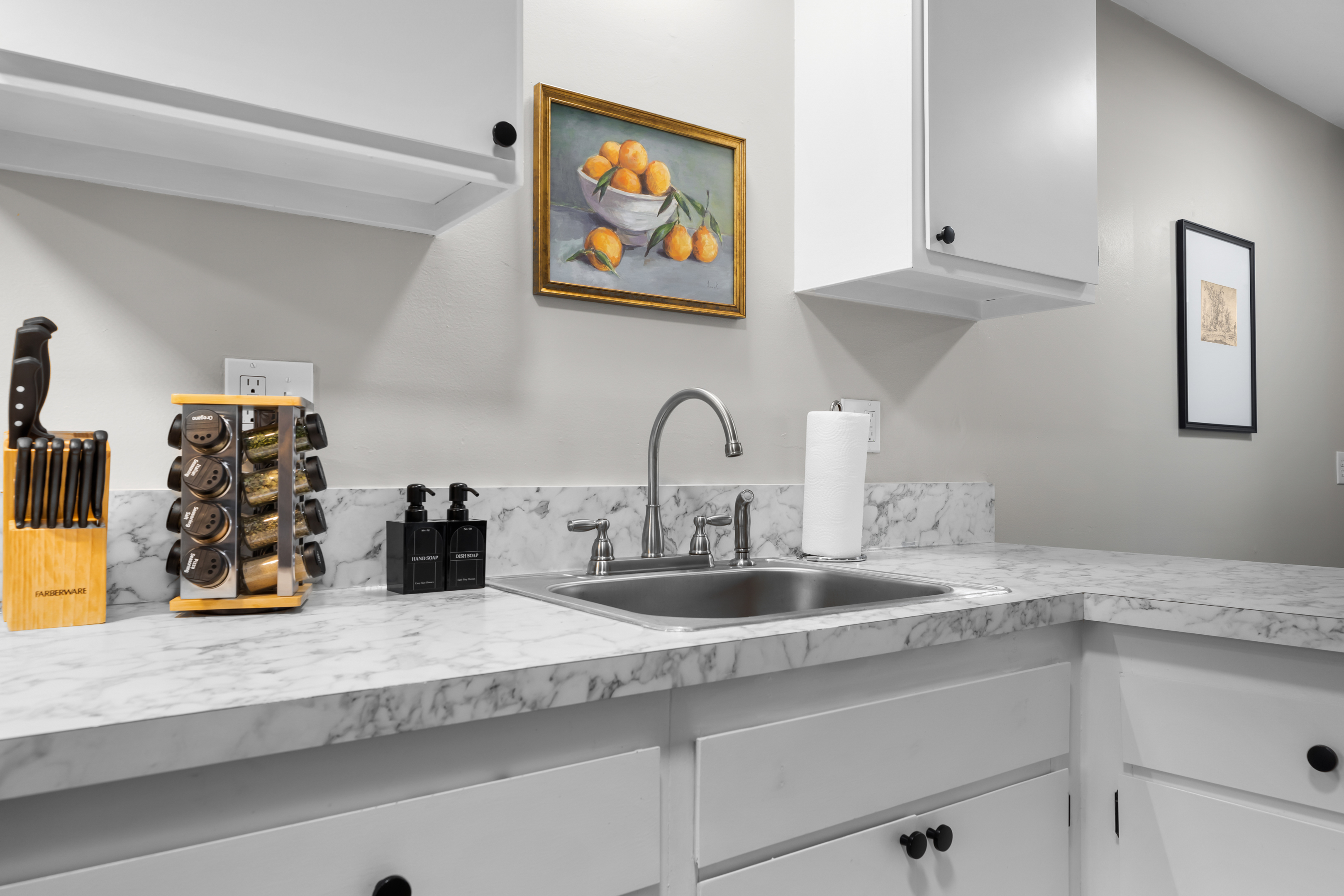 Well-equipped kitchen ready for your stay.