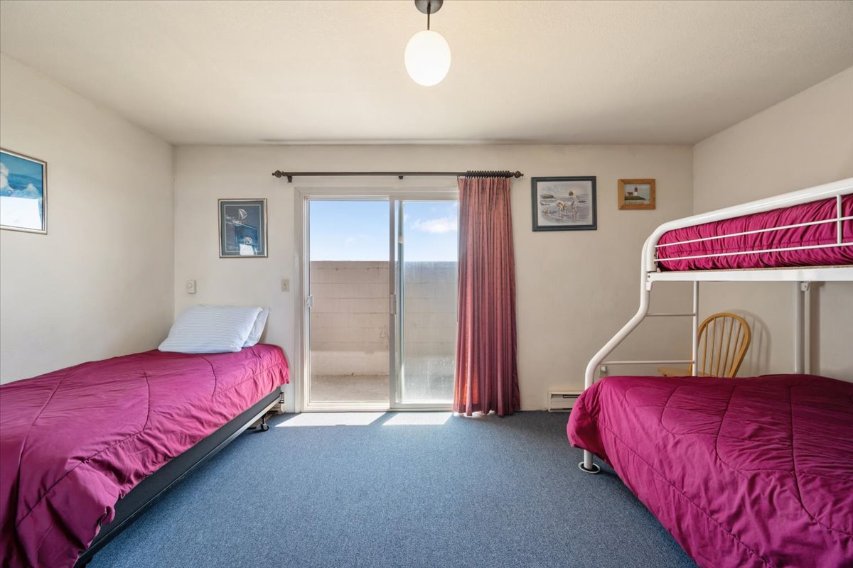 2nd Bedroom - 2 twin beds 1 double bed