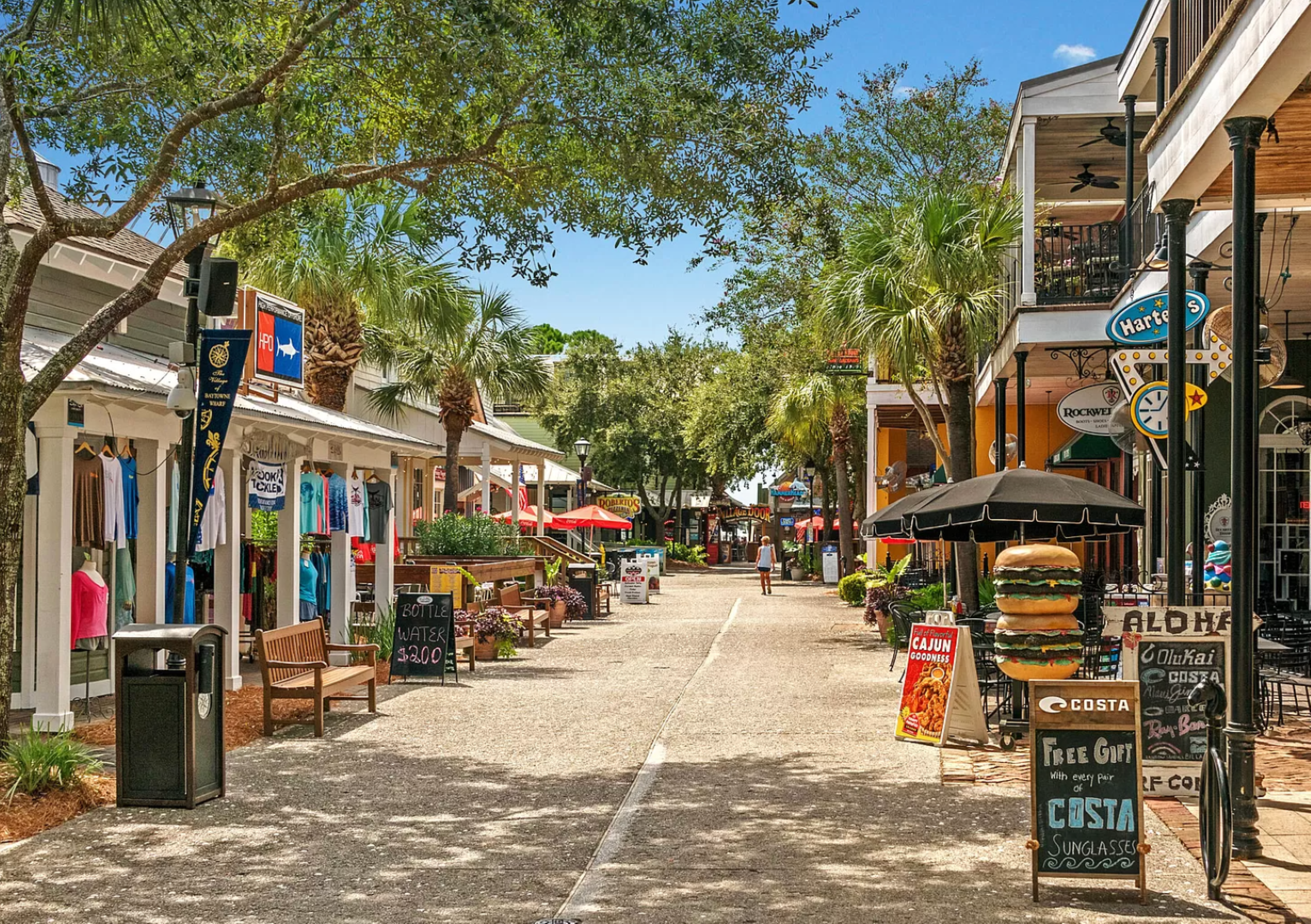 Sunlit strolls along Sandestin’s Miramar Beach village—palm-shaded lanes, boutique shops, and seaside eateries. A relaxed coastal vibe just moments from the sand and Sandestin Resort’s favorite hotspots.