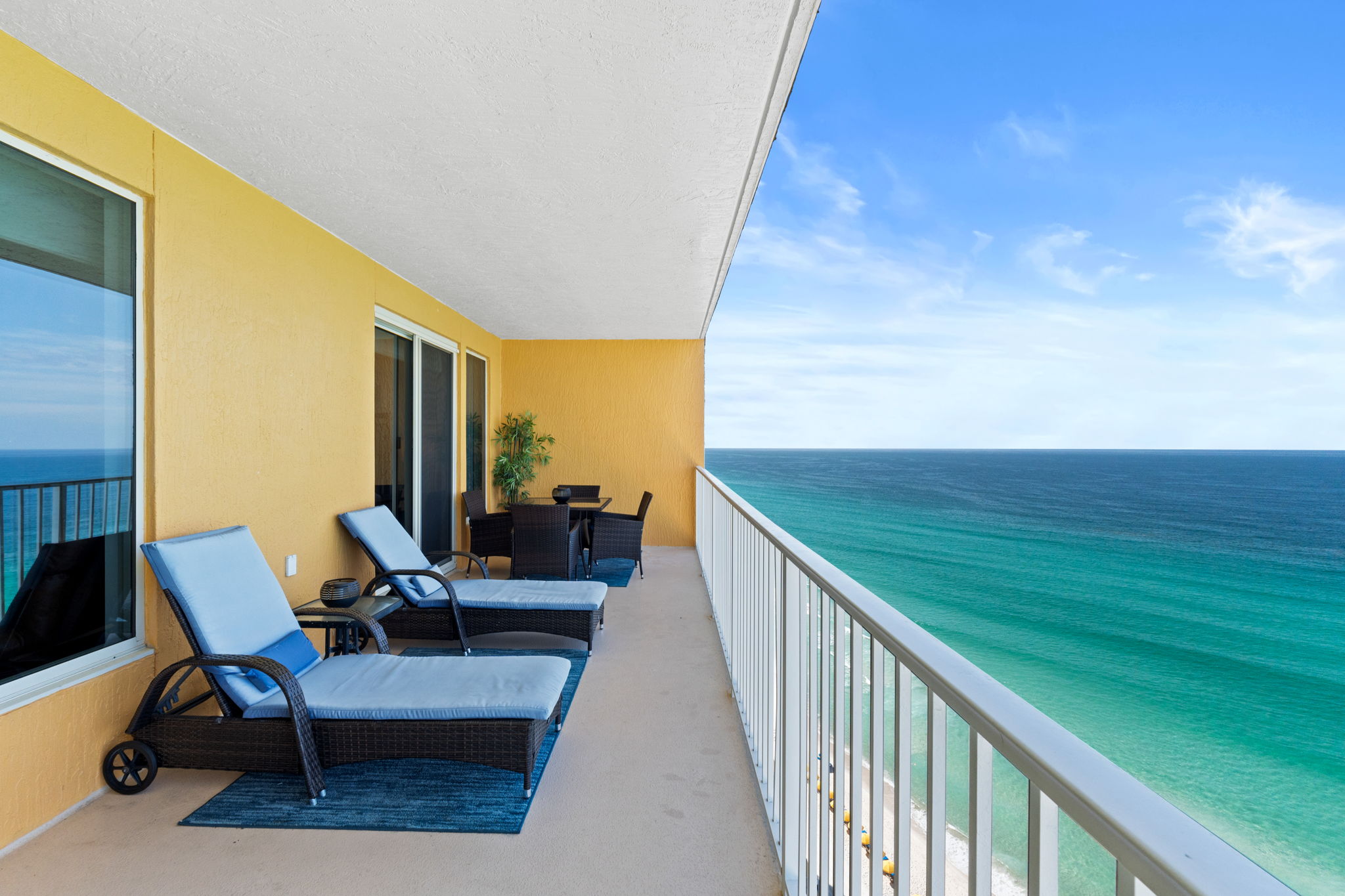 Balcony with Outdoor Seating and Amazing Views
