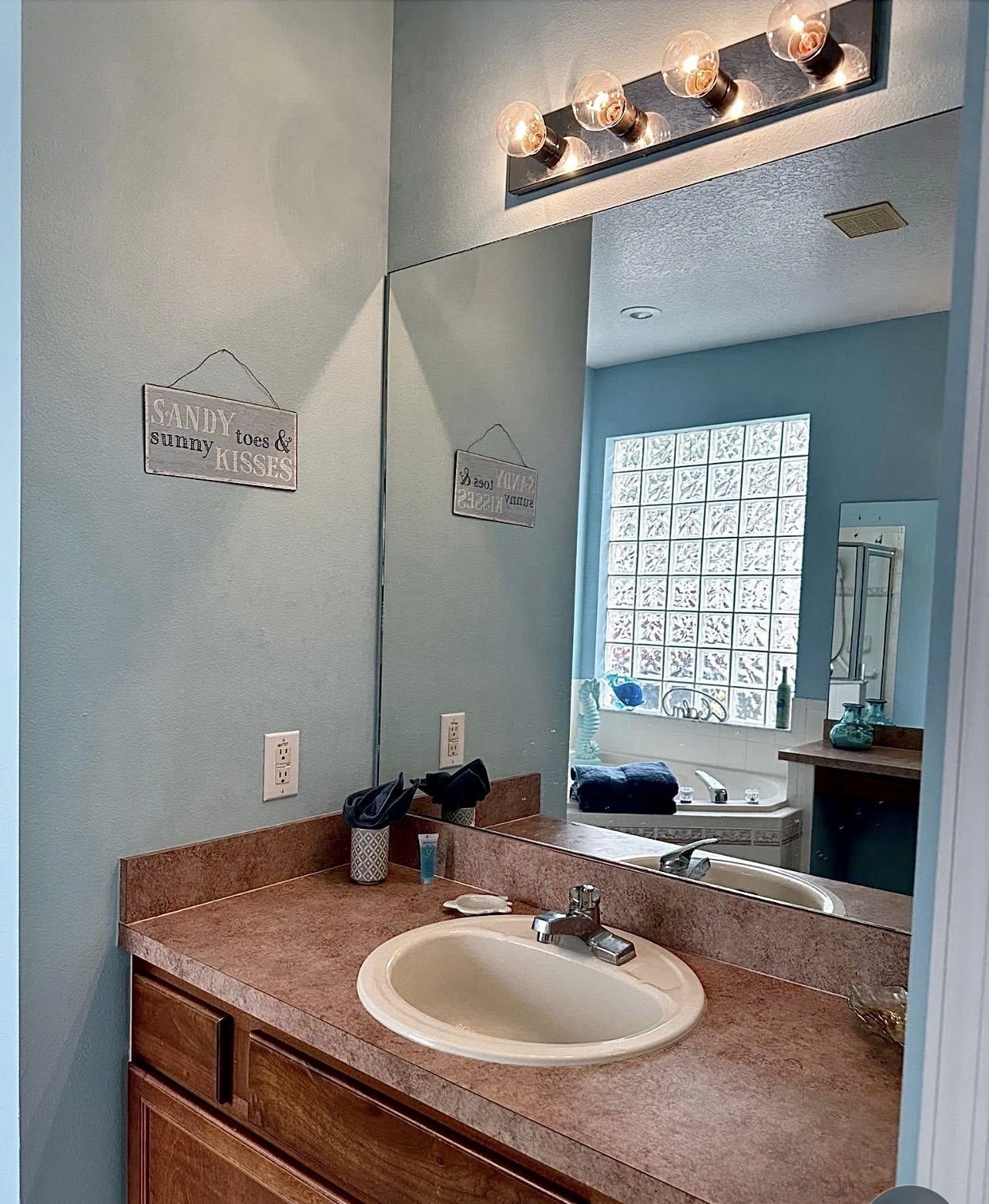 His sink in master 