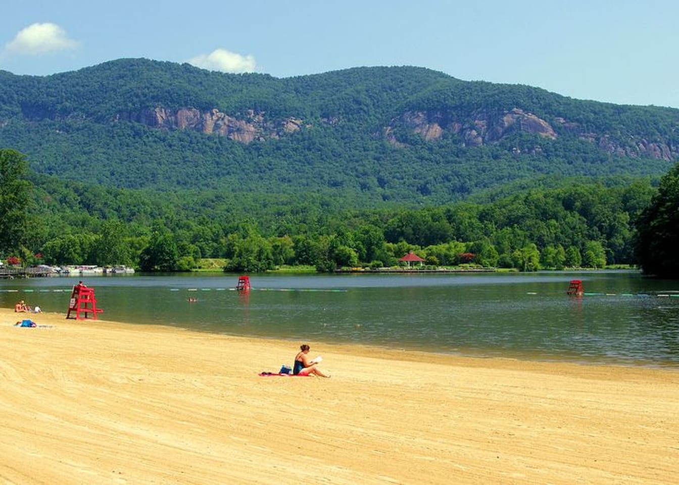Lake Lure Beach and children's waterpark- 10 minutes away. The beach has lifeguards during the summer months