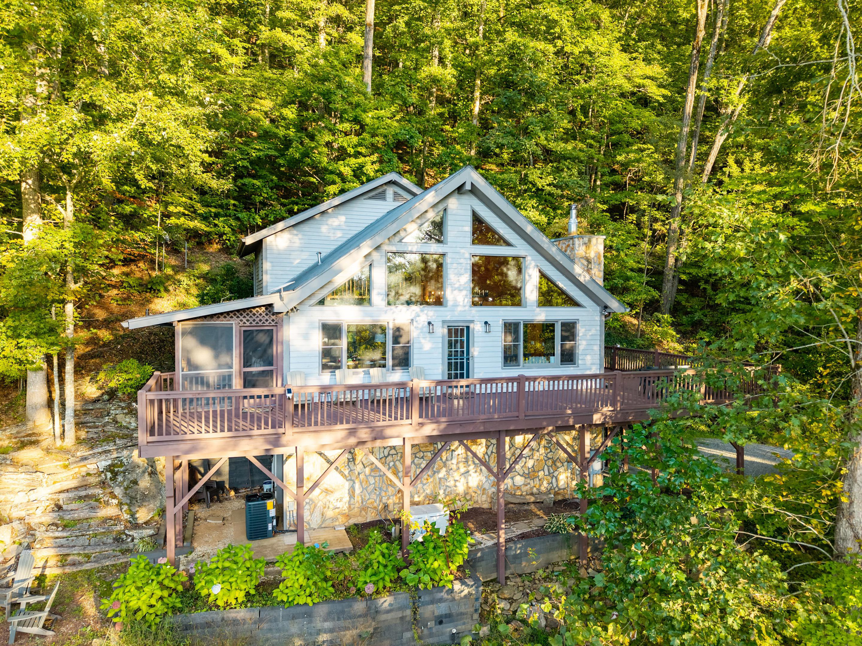 Exterior view of the cabin