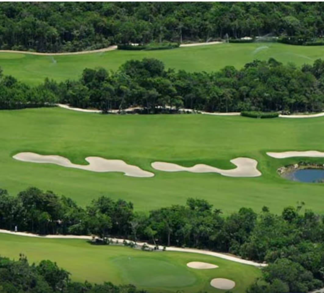 PGA golf course, one of the best golf course in Mexico with 18 hole, par 72 professional course and a 9 hole, par 27 executive course. 