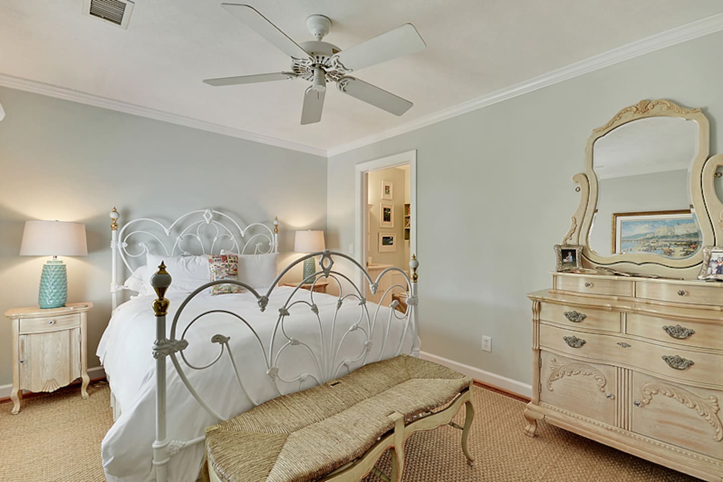 Bedroom 3 (Queen Size)