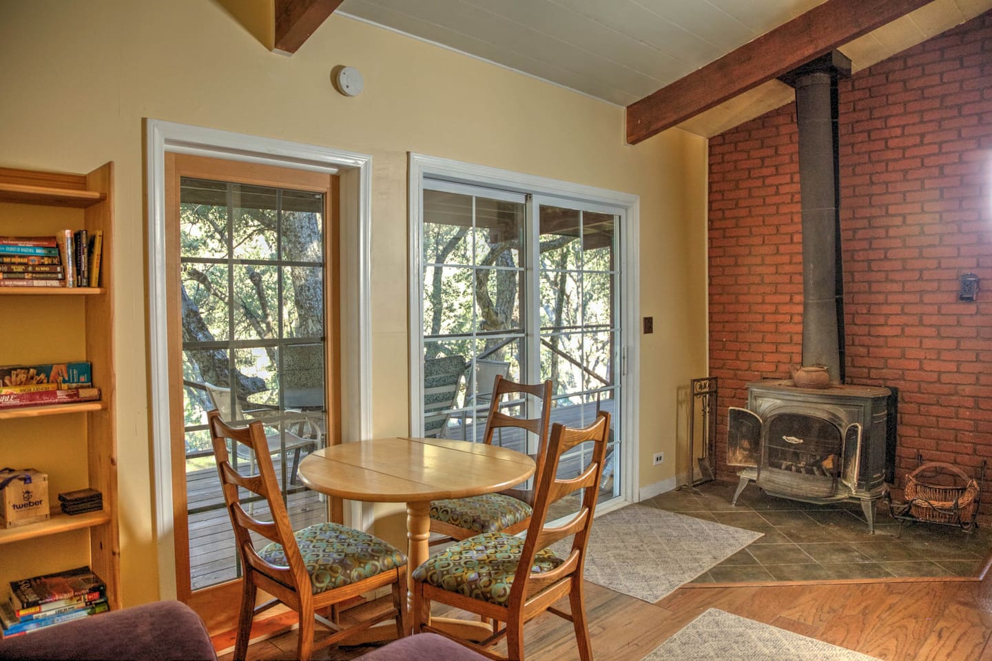 Breakfast nook