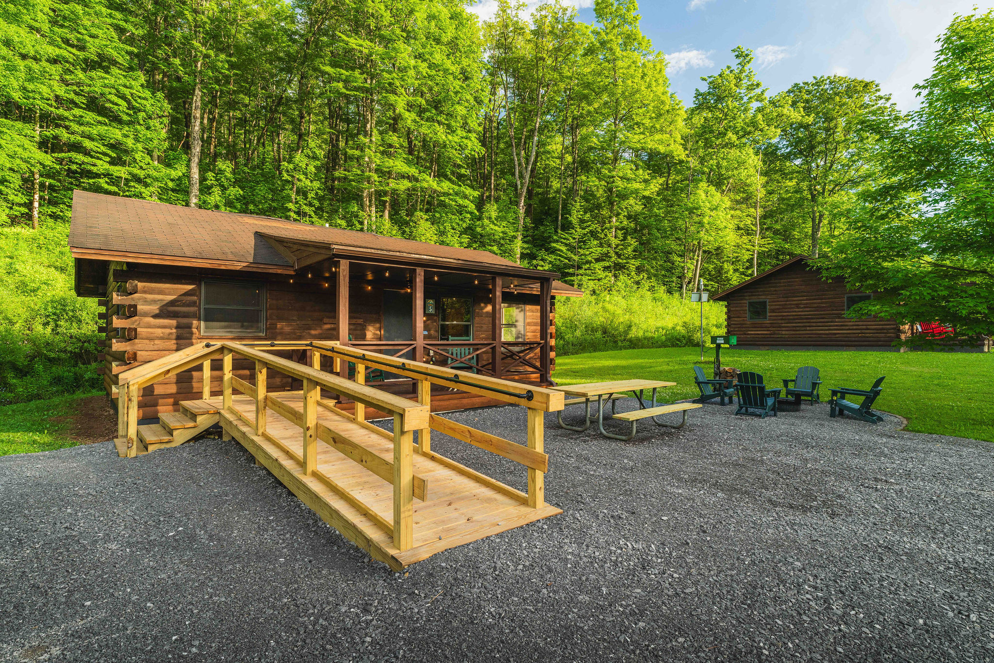 ♿ Full wheelchair-friendly ramp from parking to the cabin — the only ADA-compatible cabin in our Denton Go lineup